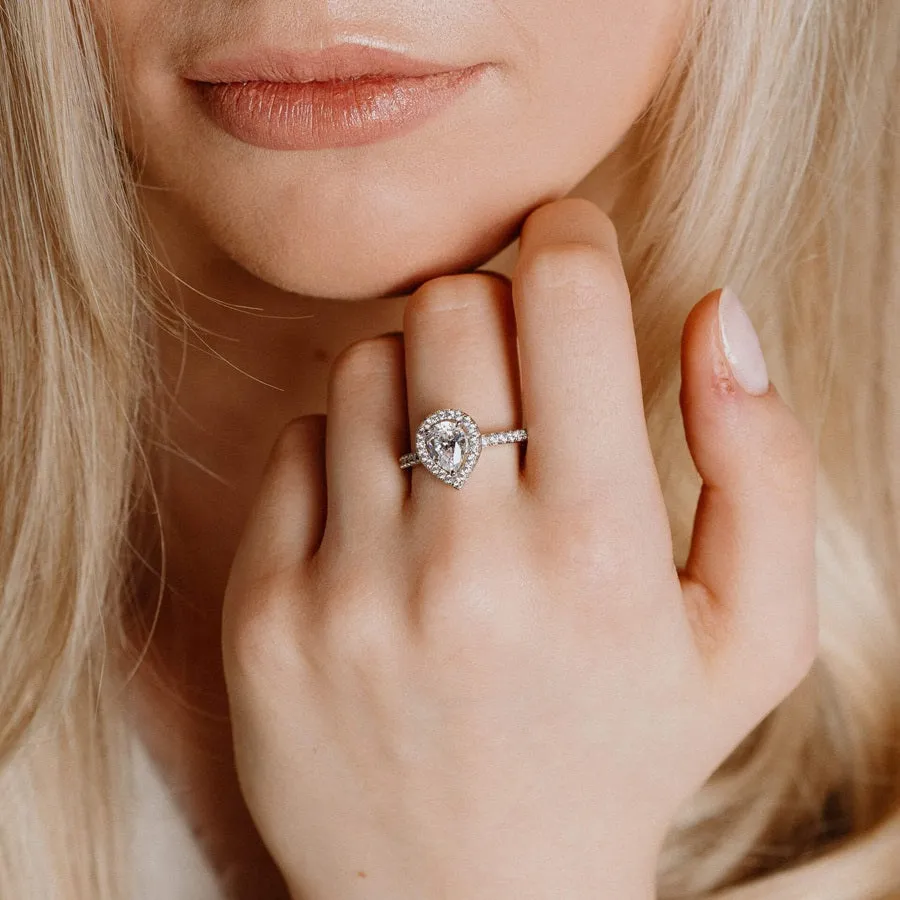 Diamonfire Sterling Silver Teardrop Zirconia Cocktail Ring R3627 Size O