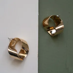Zoe Morton Roundabout Earrings in Gold